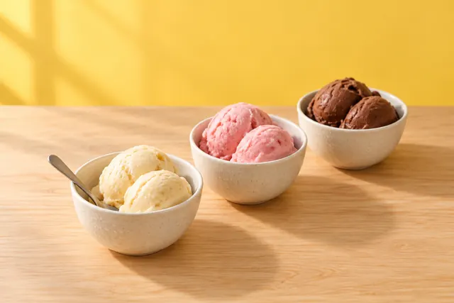 Tres bolas de helado de banana